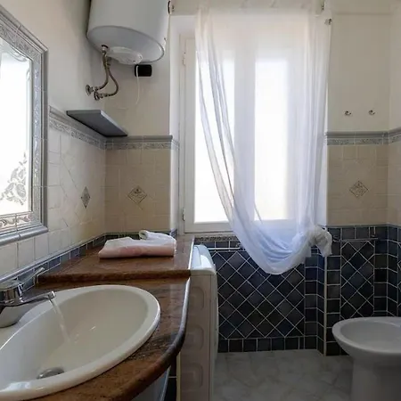 Ampia Con Piscina E Vista Per 12 Persone شقة أولبيا