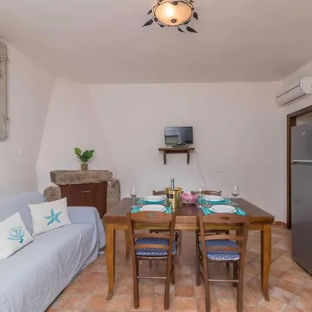 Ampia Con Piscina E Vista Per 12 Persone أولبيا