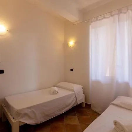 Ampia Con Piscina E Vista Per 12 Persone * أولبيا