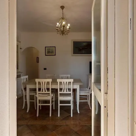 Ampia Con Piscina E Vista Per 12 Persone شقة
